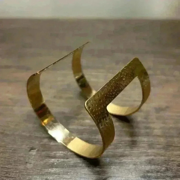 Large Golden Tone Cuff Bracelet - Picture 3 of 4